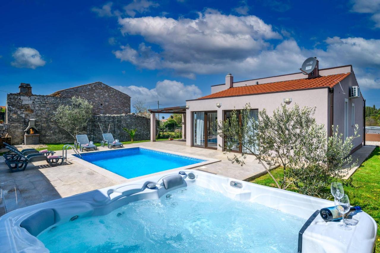 Villa Bobo Family House With Pool Vodnjan Exterior foto