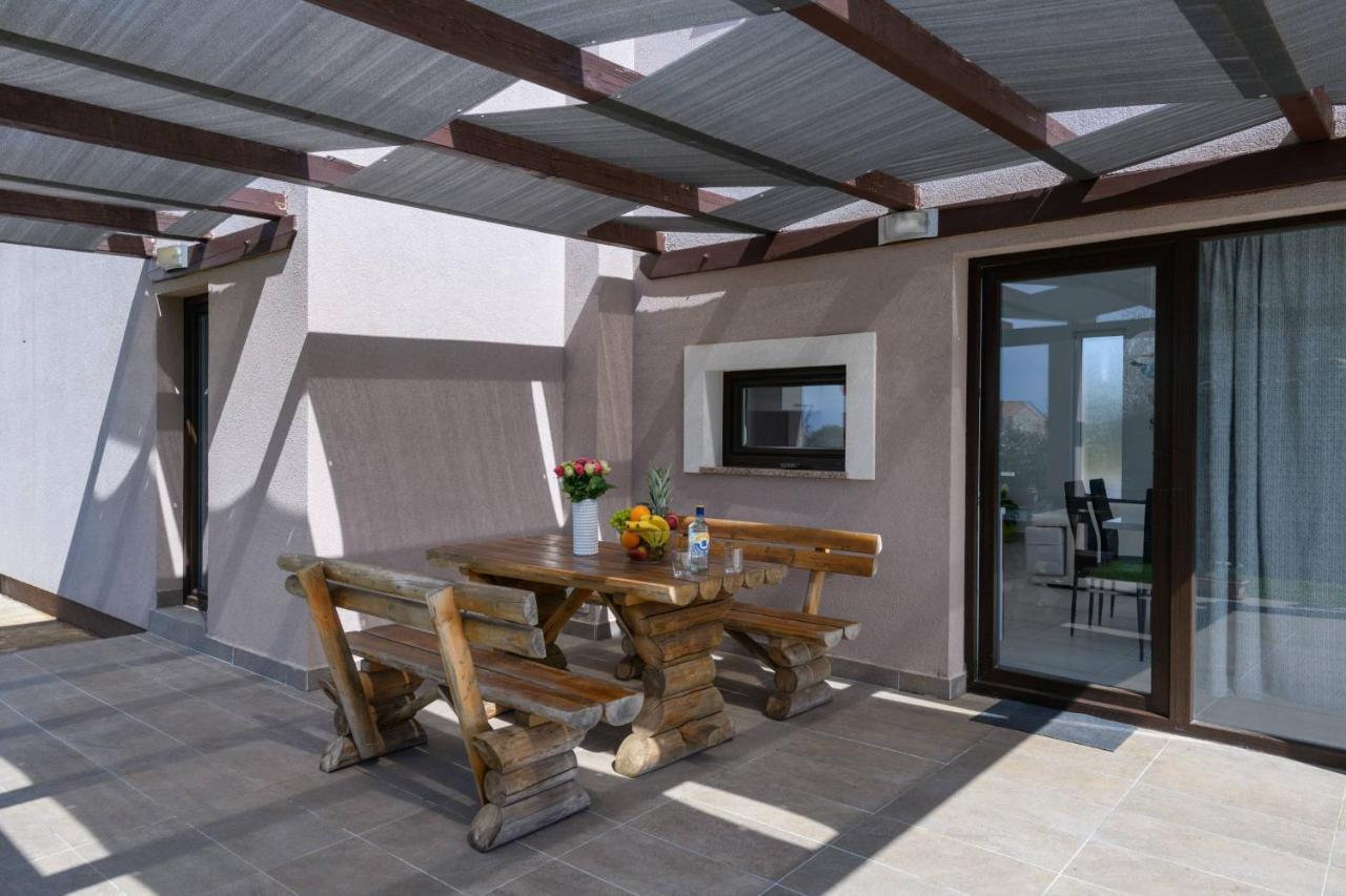 Villa Bobo Family House With Pool Vodnjan Exterior foto