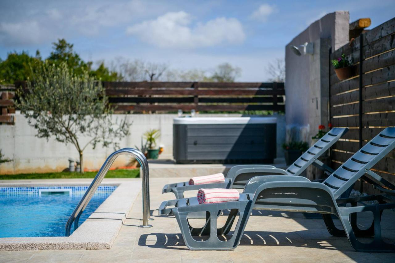 Villa Bobo Family House With Pool Vodnjan Exterior foto