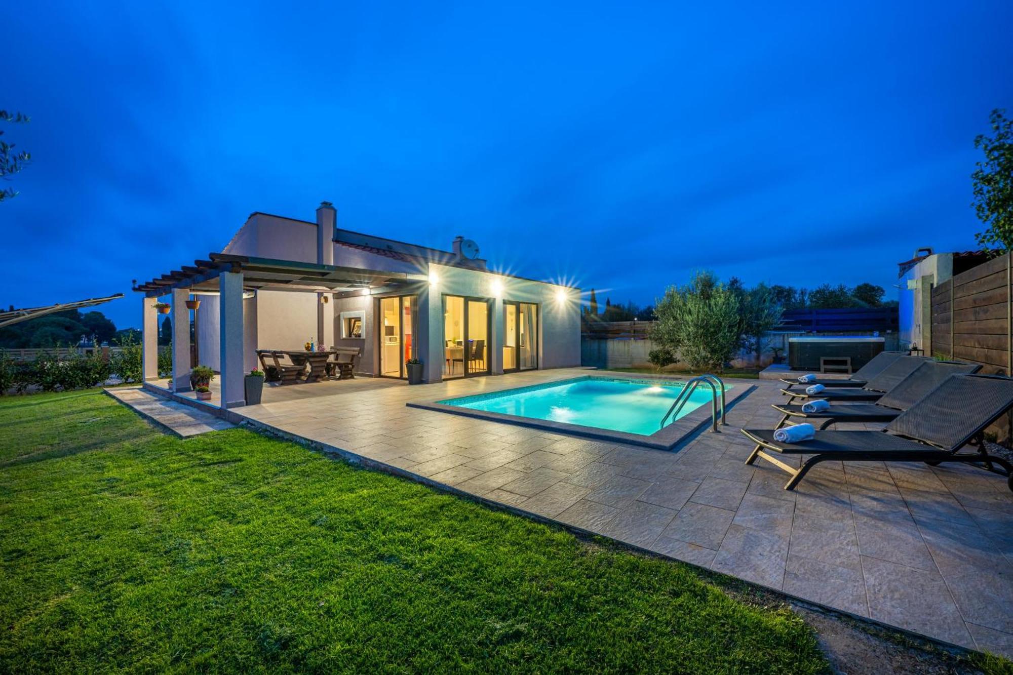 Villa Bobo Family House With Pool Vodnjan Exterior foto
